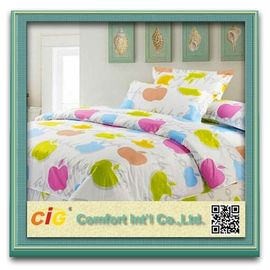 Gedrukte van de Stoffenpeached van Bedsheet van de Perzikhuid van het Beddegoedbladen Rood/Blauwe de Polyesterstof/Roze